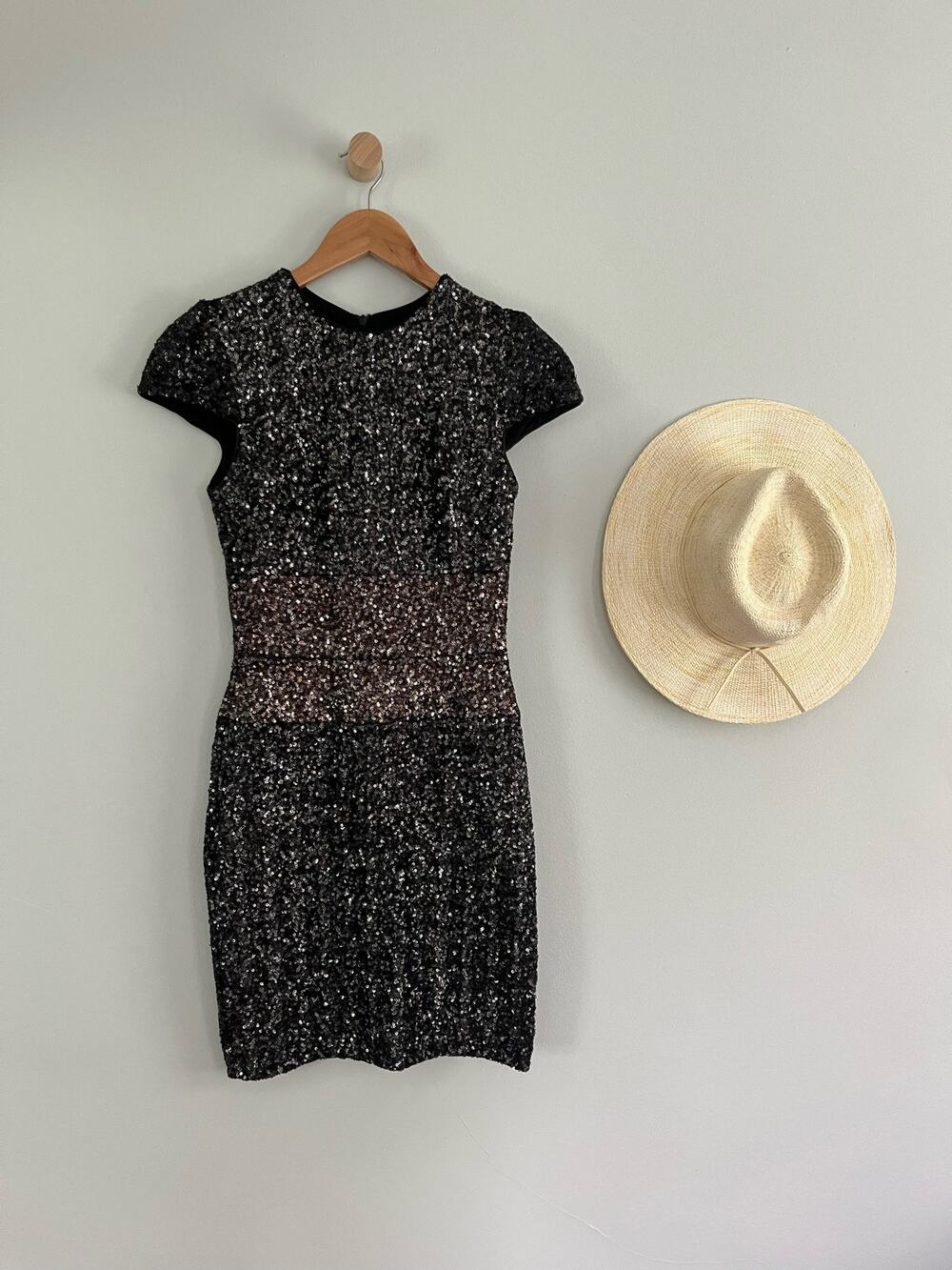 Dress the Population | Sequin Black and Gold Colorblock Party Mini Dress | Sz S